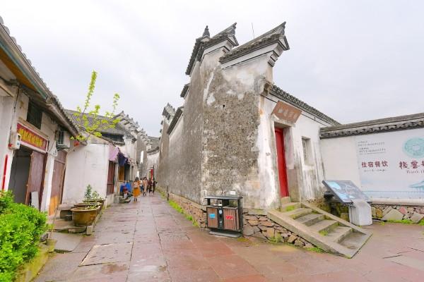 和室友作息不一致沟通无果的话，你会怎么做？